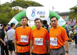 We also participated in and supported various charity events and fund-raising activities during the year such as Ngong Ping Charity Walk (left) and Green Power Hike (right)
