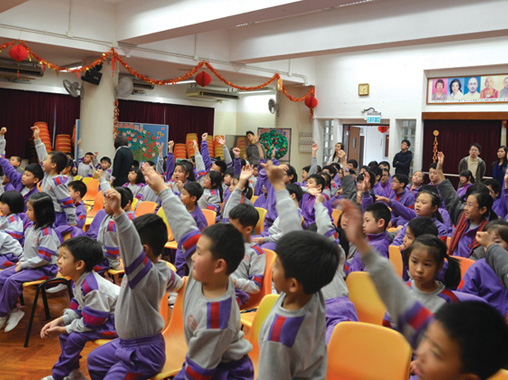 DSD and the consultant of HATS Stage 2A Project conducted a school talk at Buddhist Chung Wah Kornhill Primary School on 22 February 2013