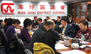 DSD representatives attended the Wan Chai District Council Meeting on 7 January 2014