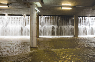 Demonstration of movable crest weirs’ operation