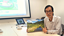 Mr. LEUNG Wah-ming, Senior Engineer, presenting the concept of revitalising water bodies