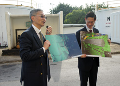 Assistant Director (Electrical and Mechanical) of Drainage Services, Mr. She Siu-kuen (right), and the Senior Chemist (Sewage Treatment), Dr. Daniel Tang (left), showed our carbon reduction facilities to the media