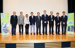 Group photo of the Forum on Day 2, including Deputy Director of Environmental Protection, Mr. Albert Lam Kai-chung (third right), Director of Drainage Services, Mr. Chan Chi-chiu (fourth right), guest speakers and honourable guests