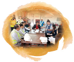 渠務署人員與村民會面