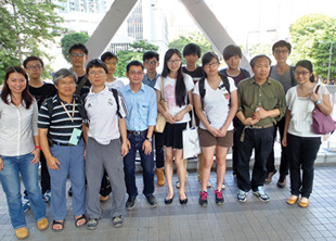 為員工及家屬和一般市民舉辦一連串參觀活動