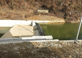 渠務署同事與尼龍壩工程人員合照