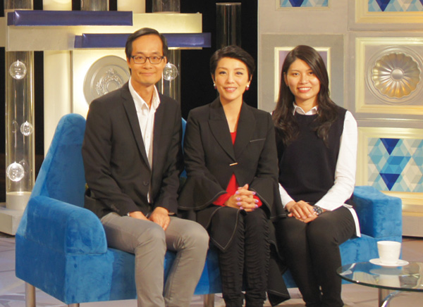 Mr. Richard LEUNG Wah-ming, Senior Engineer, and Ms. Sandy TONG Chui-shan (right), Landscape Architect, were interviewed by TVB's “The Green Room” programme