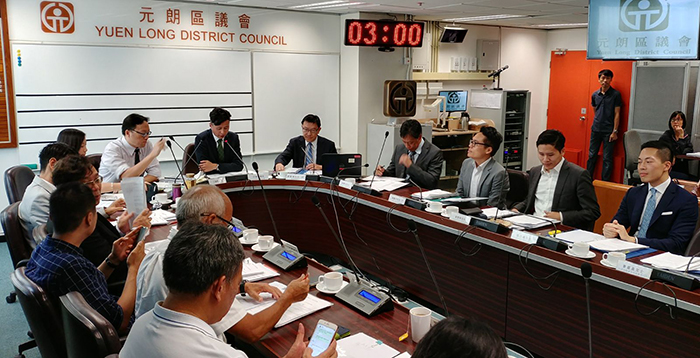 On 5 September 2017, DSD representatives attending the Yuen Long District Council meeting
