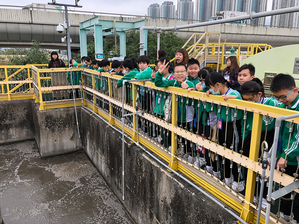小学生参观沙田污水处理厂