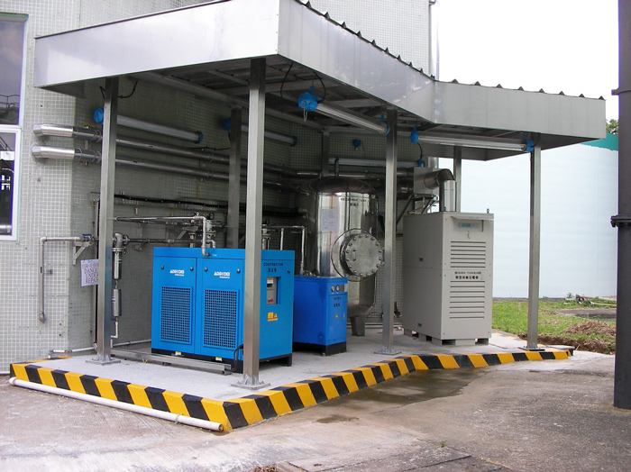 A 30 kilowatt micro-turbine generator at
Yuen Long Sewage Treatment Works