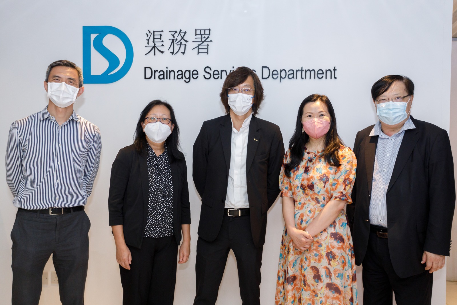 Members of the Jury Panel (from left to right): Mr Vic YAU Cheuk-hang, JP; Ms Alice PANG, JP; Mr Vincent NG Wing-shun, S.B.S, JP; Prof Becky LOO Pui-ying, JP and Mr LEUNG Kong-yui, B.B.S, JP