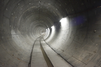 位于荔枝角市区地底的主隧道