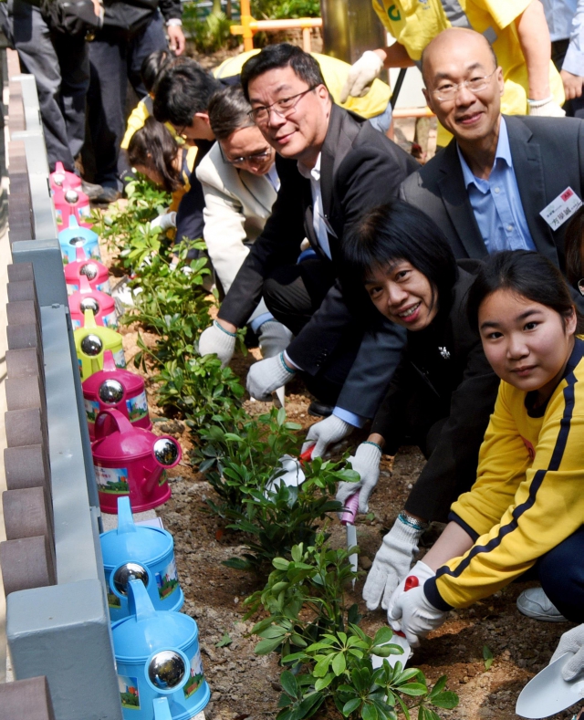 Revitalisation of Kai Tak River - Community Planting Event