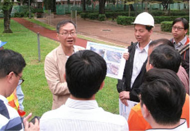 黃大仙區議會議員參觀啟德河改善工程