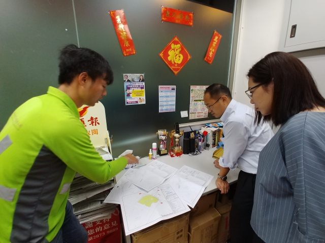 于2019年9月初，工程顾问及承建商代表向邓咏骏议员及其团队简介观塘污水泵房优化工程的进度及收集他们的意见。