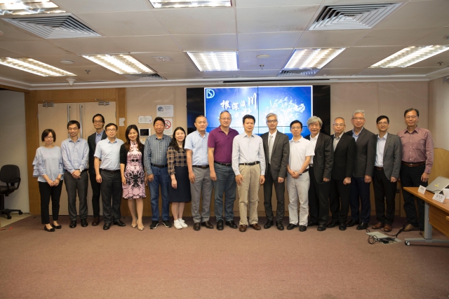Group photo of the Inspector of Pearl River Water Resources Commission of the Ministry of Water Resources Mr WONG Chau-sang (eighth right) and his delegates with the Director of Drainage Services Mr LO Kwok-wah (seventh right) and the senior management taken after the technical exchange meeting