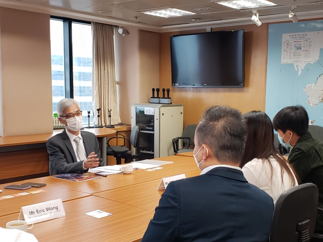 署長盧國華先生接受訪問