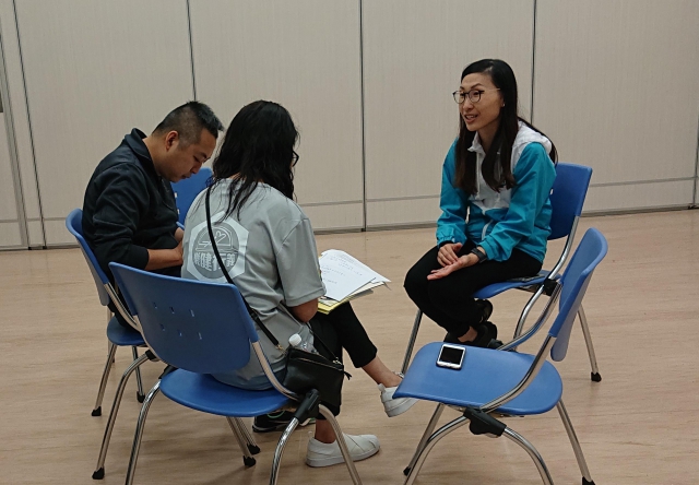 渠务署行政助理徐泳雯女士介绍「爱与耆义同行」的项目背景及活动内容