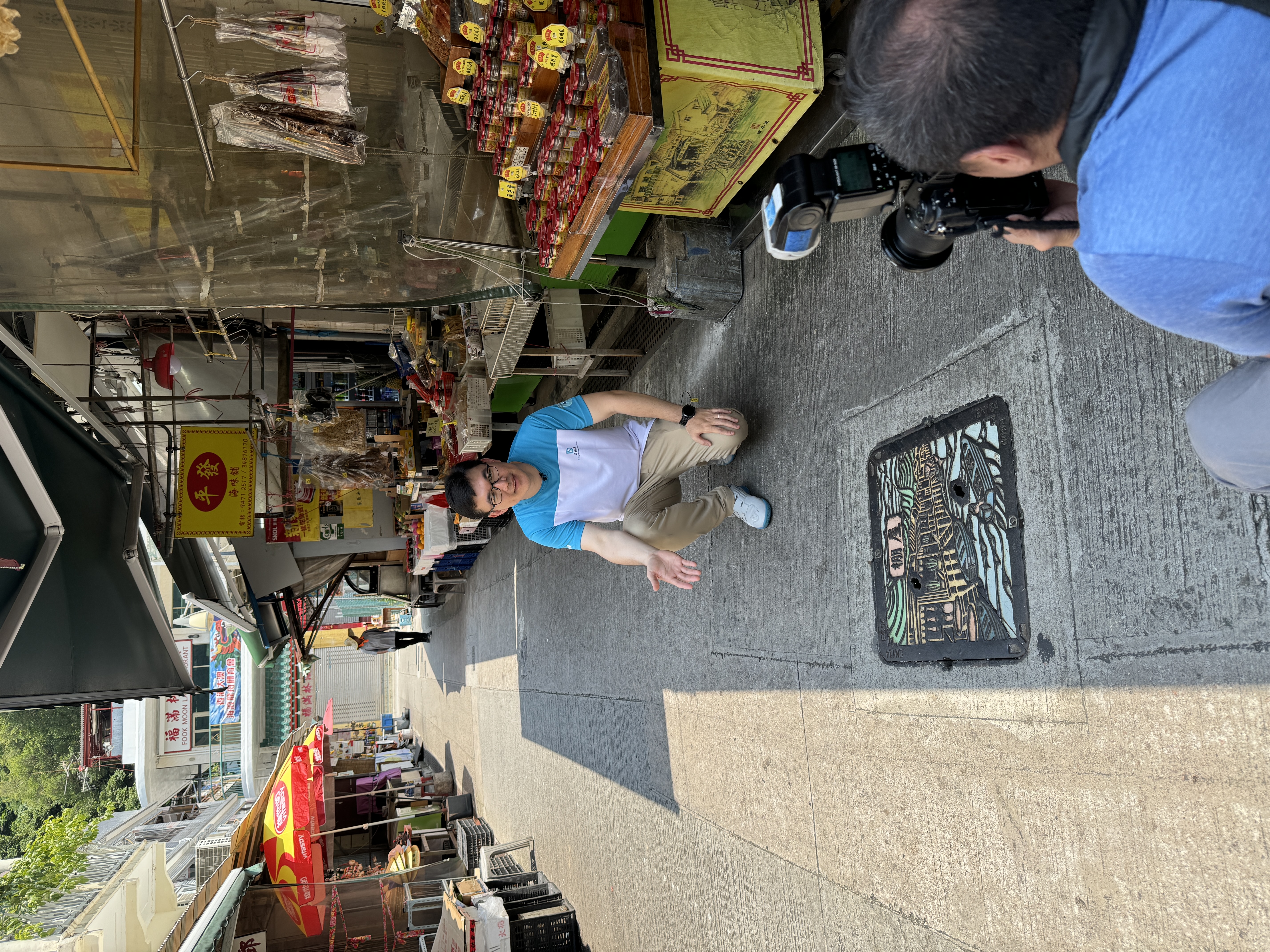 DSD Engineer, Mr Vincent Wan Chi-kin, mentioned that the DSD installed 15 thematic manhole covers with the theme of "Stilt house" on Tai O Market Street and Kai Hing Street 