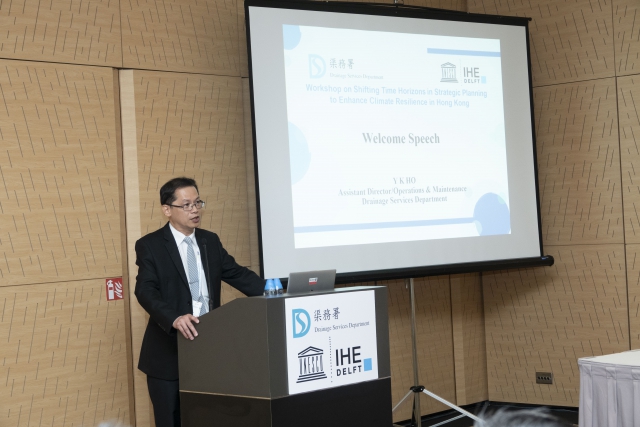 Assistant Director/Operations and Maintenance of DSD, Mr. HO Yiu-kwong delivered the welcome speech