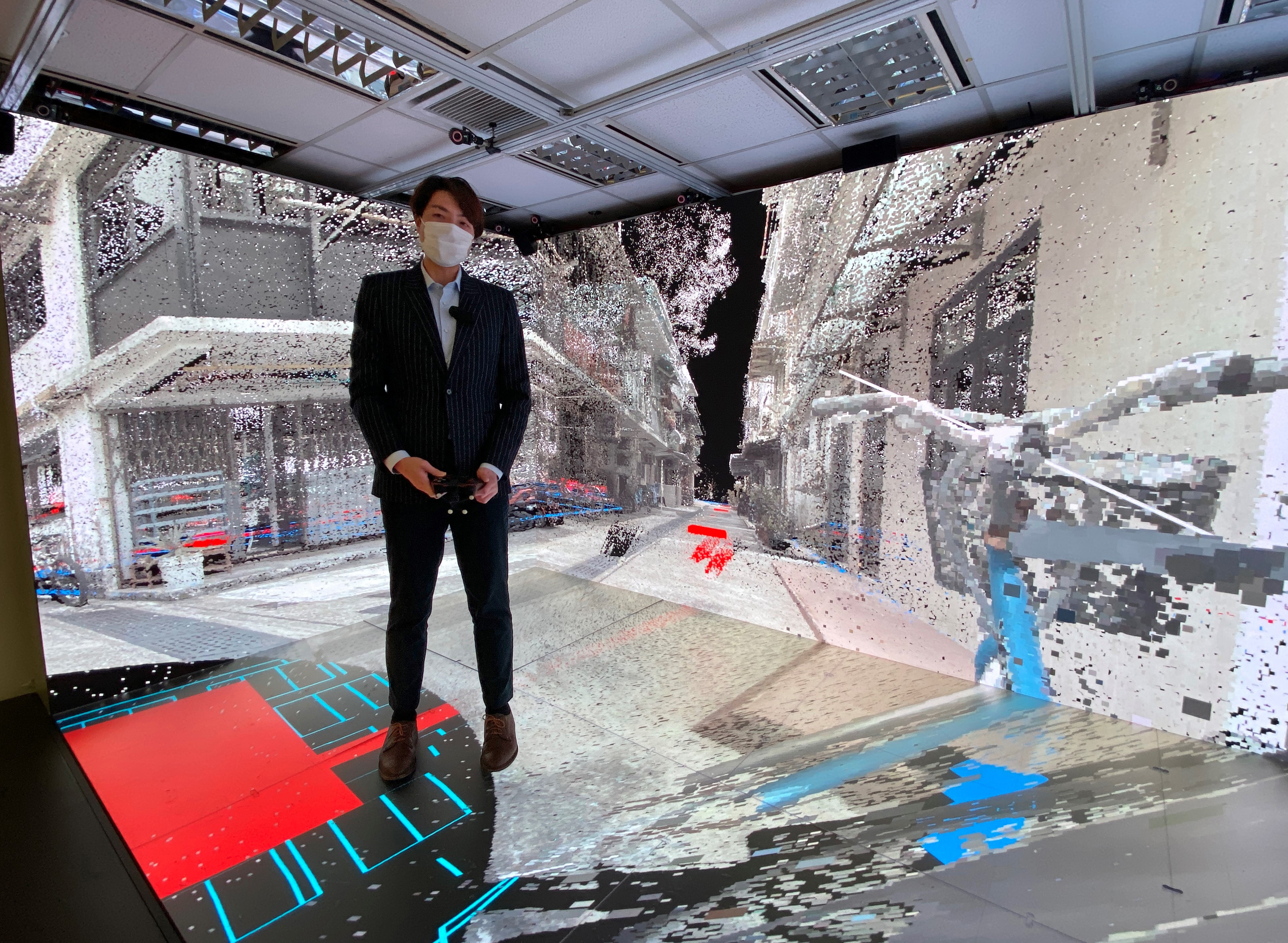 Mr LEUNG showcased how the DSD’s technologies and “BiM@D” facilitate and improve project design and planning