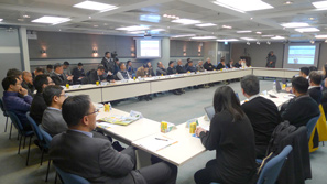 與專業團體和環保組織進行兩場小組討論會