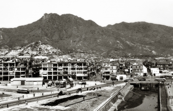 In 1950s, Kai Tak Nullah has undergone a series of changes following the urban development and expansion of the Airport. (Source: Mr. KO Tim Keung)