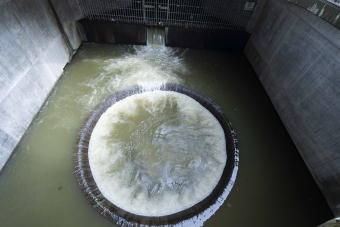 荔枝角雨水排放隧道静水池